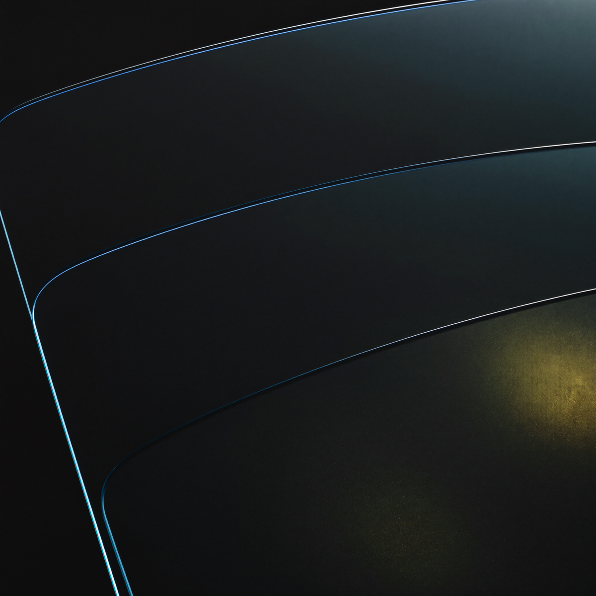 Layered automotive glass refracting cold light, switchable smart film technology